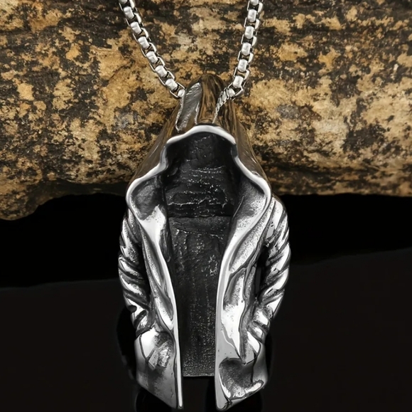 New! MEN'S Stainless & Titanium Steel Dark Wind Assassin Necklace. - Picture 5 of 5